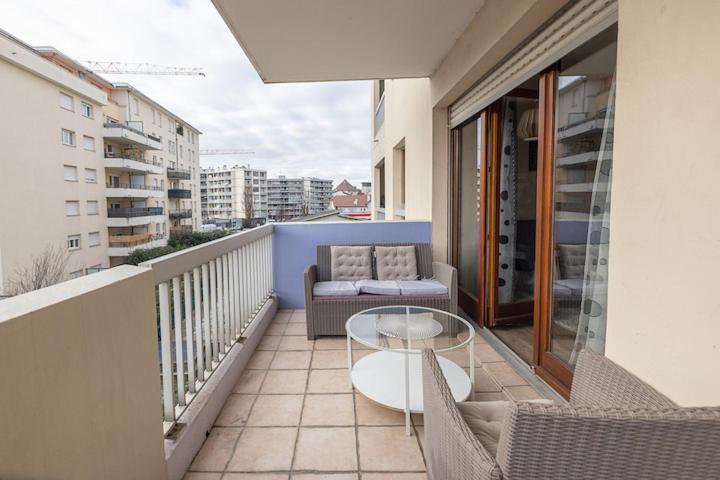 Nart & Niar Apartment Annemasse Bagian luar foto