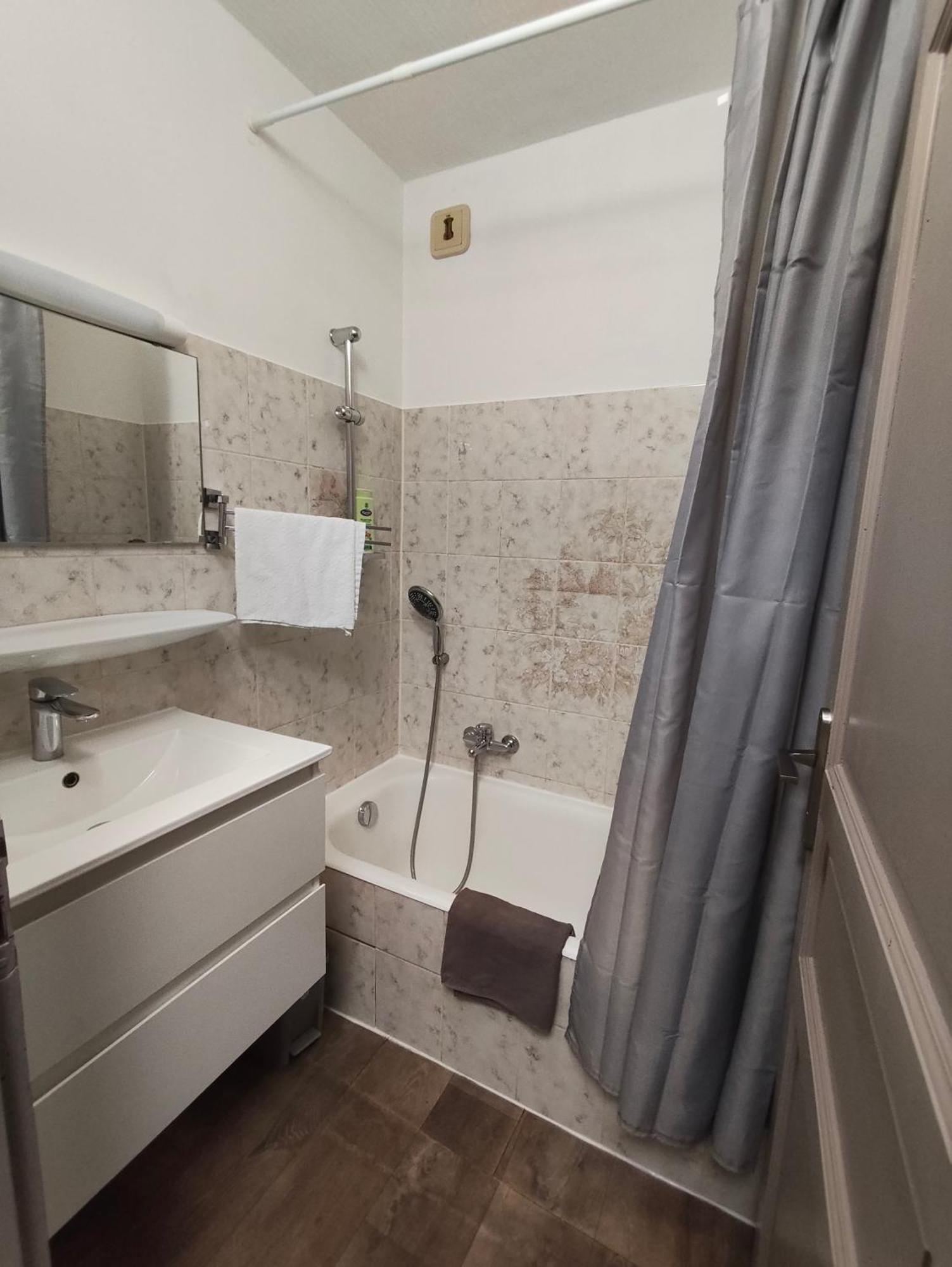 Nart & Niar Apartment Annemasse Bagian luar foto